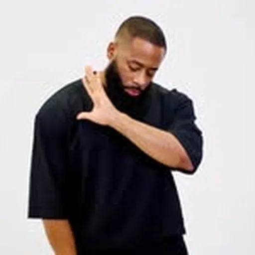 @s__flyy profile image