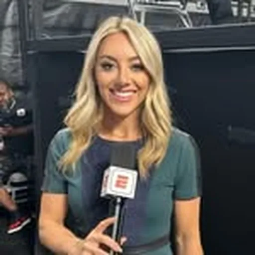 @samanthapeszek profile image