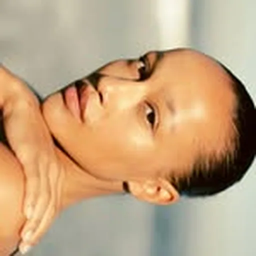 @sarahbola_ profile image