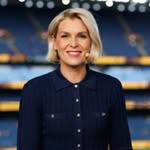 @sarahjonesfoxfooty profile image