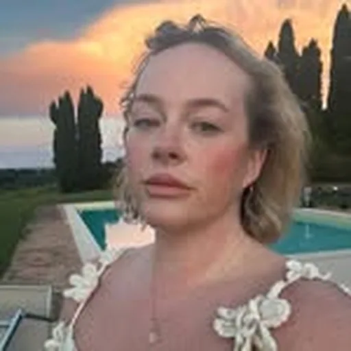 @sarahoates_ profile image