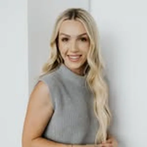 @sarahroyrealtor_ profile image