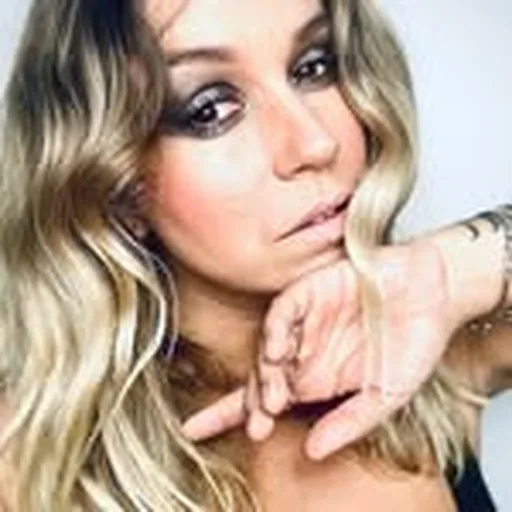@sarakrussmakeup profile image