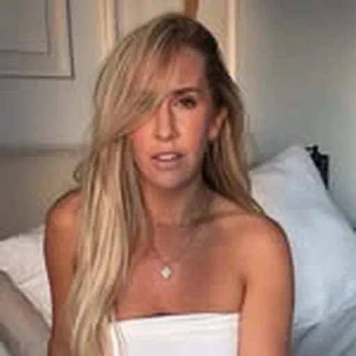 @sararosebuzz profile image