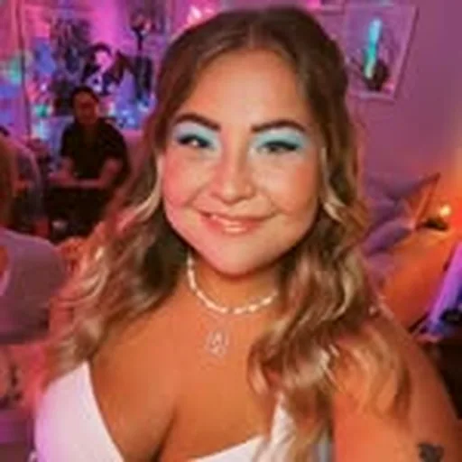 @sarasongbird profile image