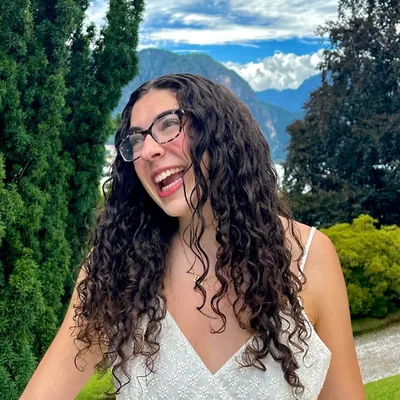 @savannahhenthorne profile image