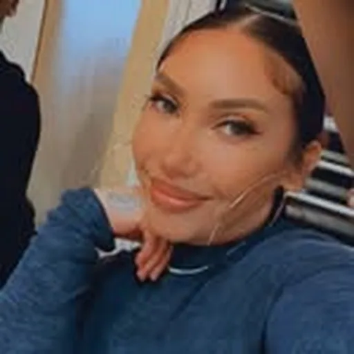 @selenaonair profile image
