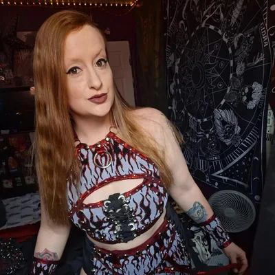 @sexygothmetalgals profile image