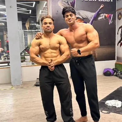 @shahnwz_fitness profile image