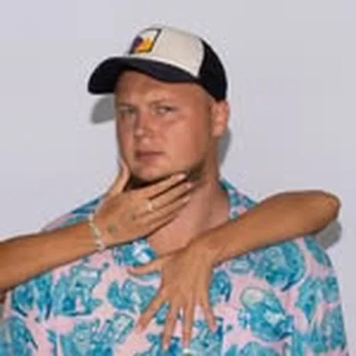 @showme_kosmos profile image