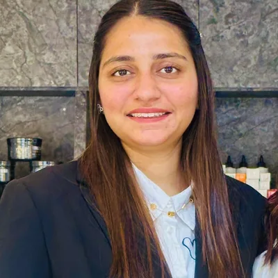 @skinsecretsbyheena_27 profile image