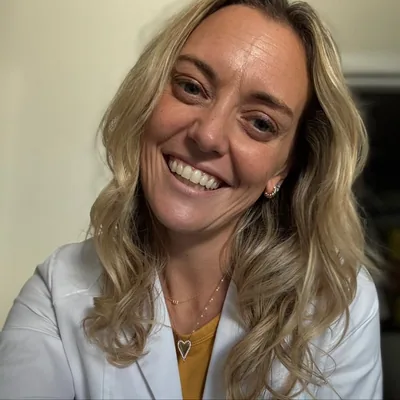 @smilesandscrubs profile image