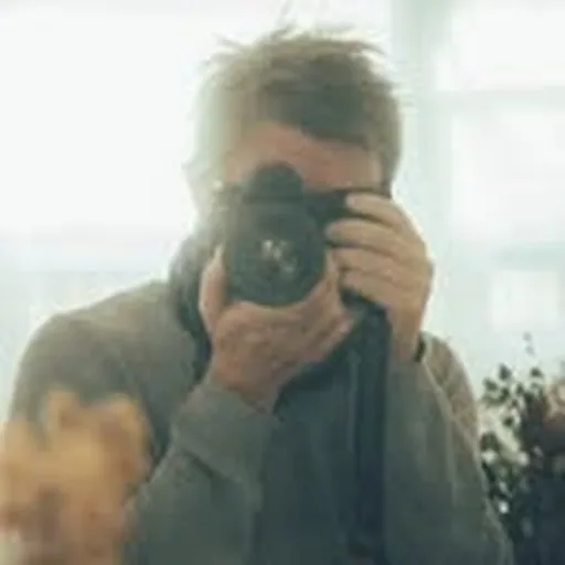 @splitthemoon profile image