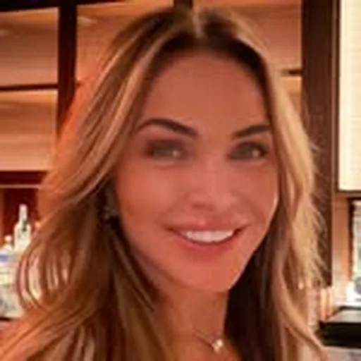 @staceycooperliving profile image