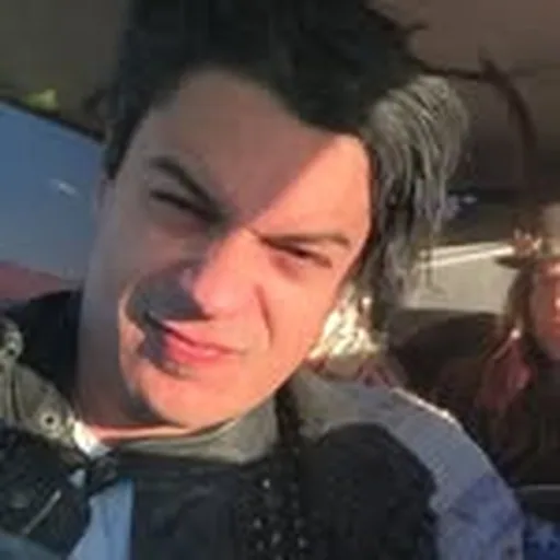 @struder profile image