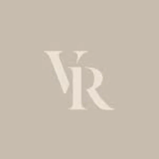@studiovaniaromoff profile image
