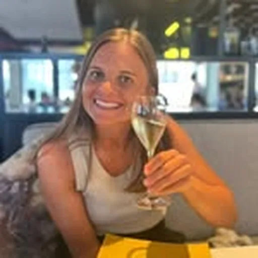 @suziebates profile image