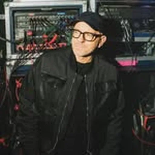 @svenvaeth_official profile image