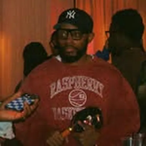 @t_b__ profile image