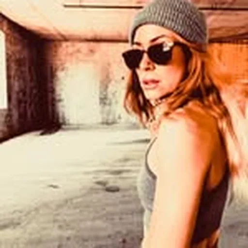 @taylr_renee profile image