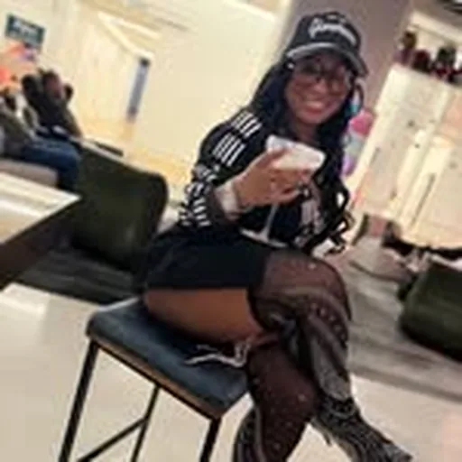 @tenia_stout profile image