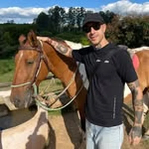 @tessutocapslock profile image