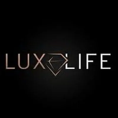 @the_lifeoflux profile image
