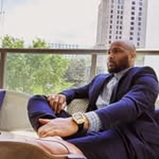 @thebusinezzinformant profile image