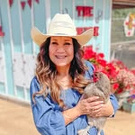 @thechickinn_norco_ca profile image