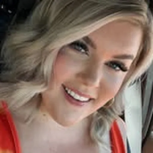 @thee_rochelle_maree profile image