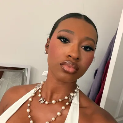 @thegirlmeek profile image