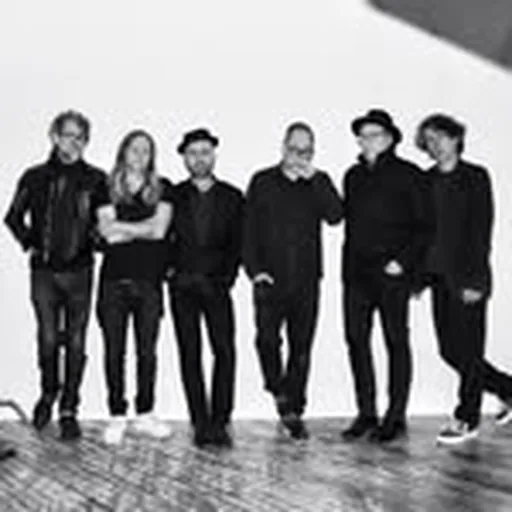 @theholdsteady profile image