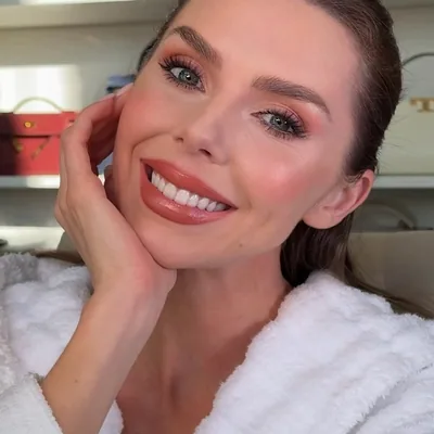 @thelaurablair profile image