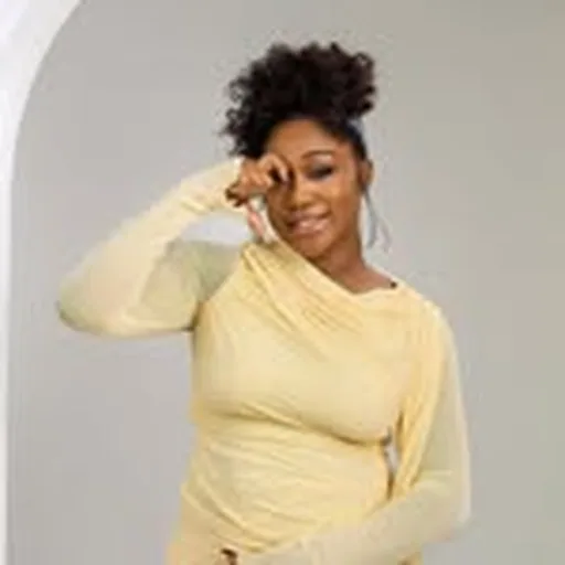 @thelauraokojie profile image