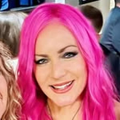 @thelaurenoneil profile image