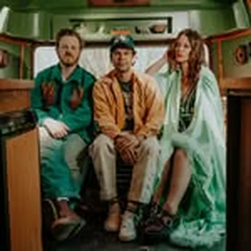 @thelonebellow profile image