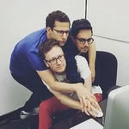 @thelonelyisland profile image