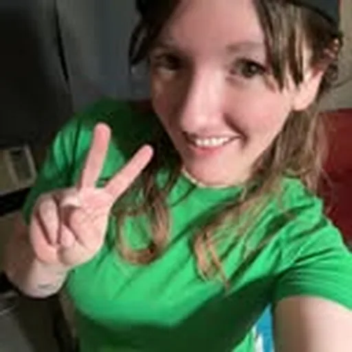 @themomnoms profile image