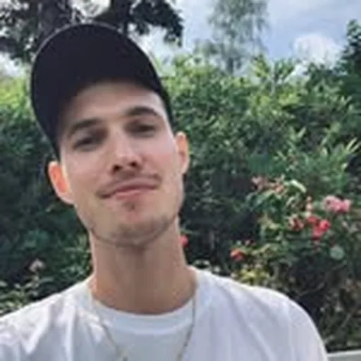 @theoschnuerer profile image