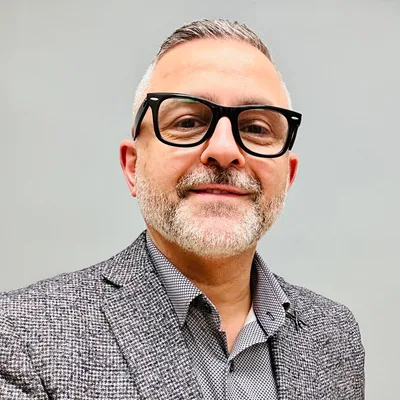 @theperfumeguy profile image