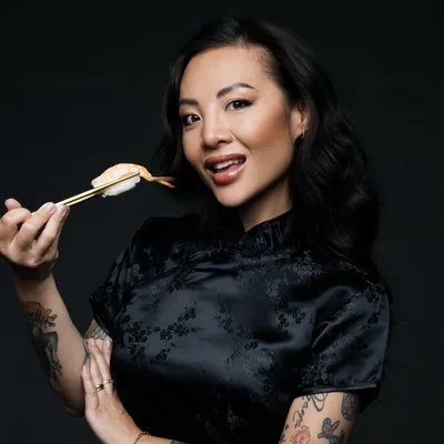@thequeenrosychin profile image