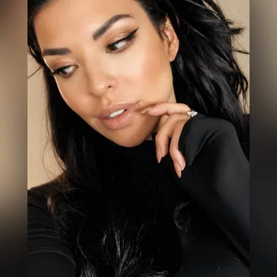 @theresarockface profile image