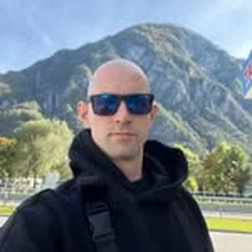 @thetomanek profile image