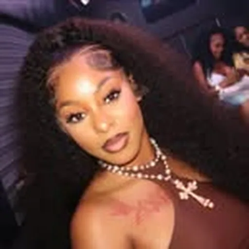 @they.adorelia profile image