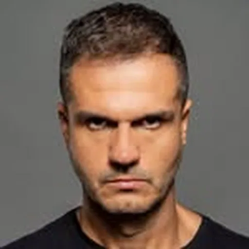 @thitaveiraoficial profile image