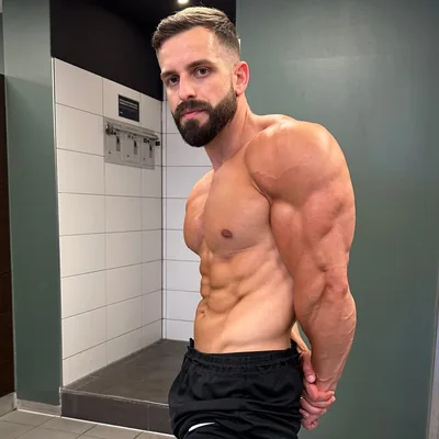 @tom.william.official profile image