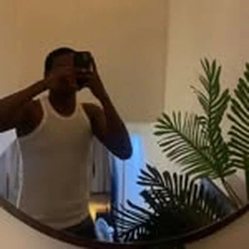 @tomdavie__ profile image