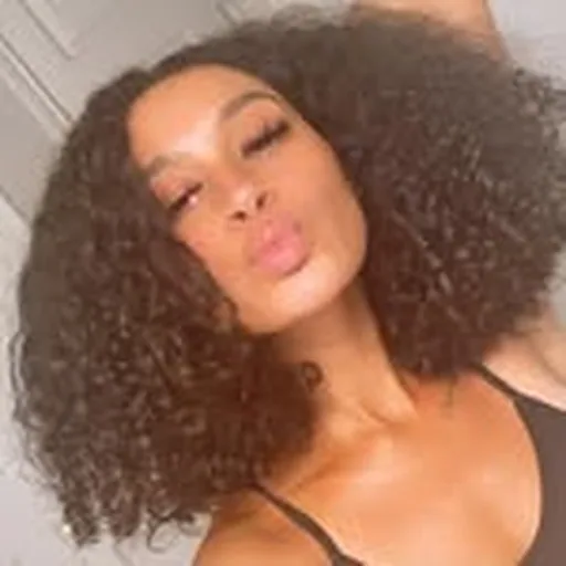 @toocomplicated_ profile image