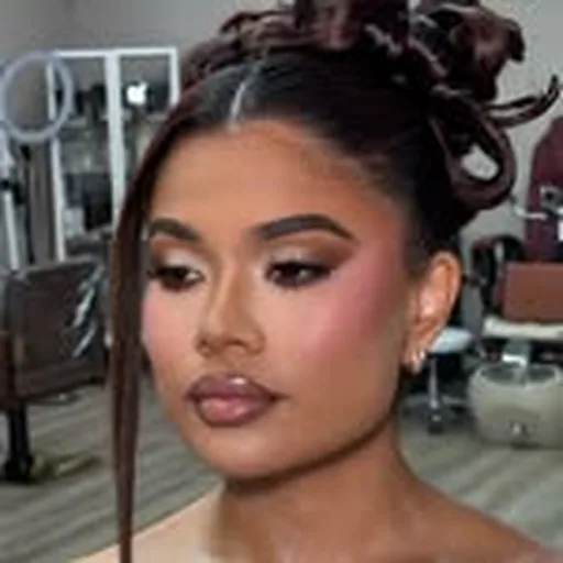 @tooglam_steph profile image