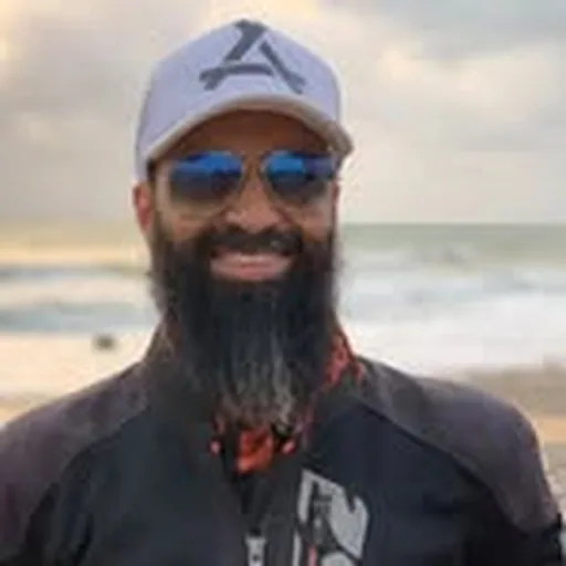 @travel_with_adeel profile image